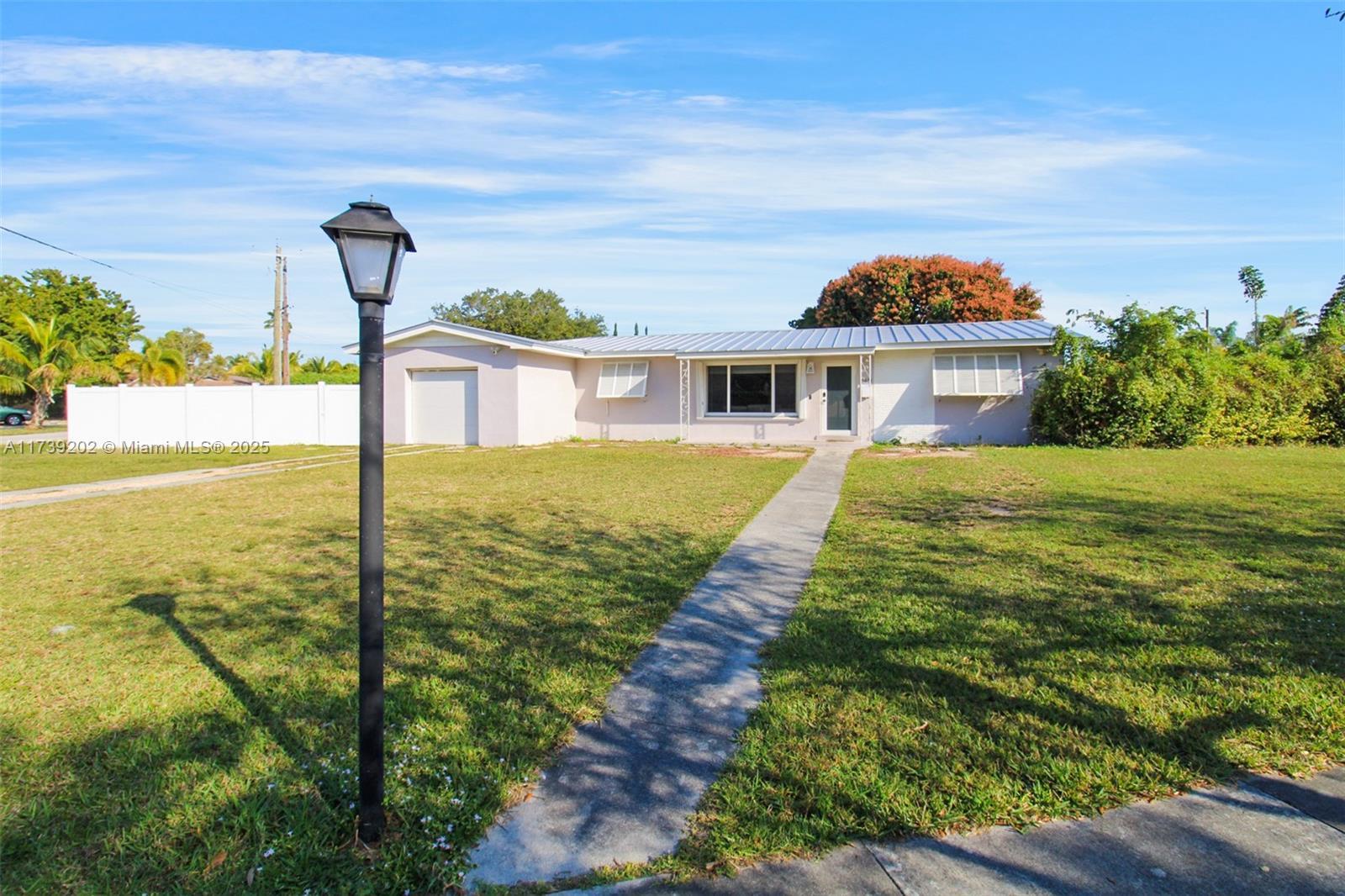 Picture of 16401 SW 92Nd Ave, Palmetto Bay, FL 33157