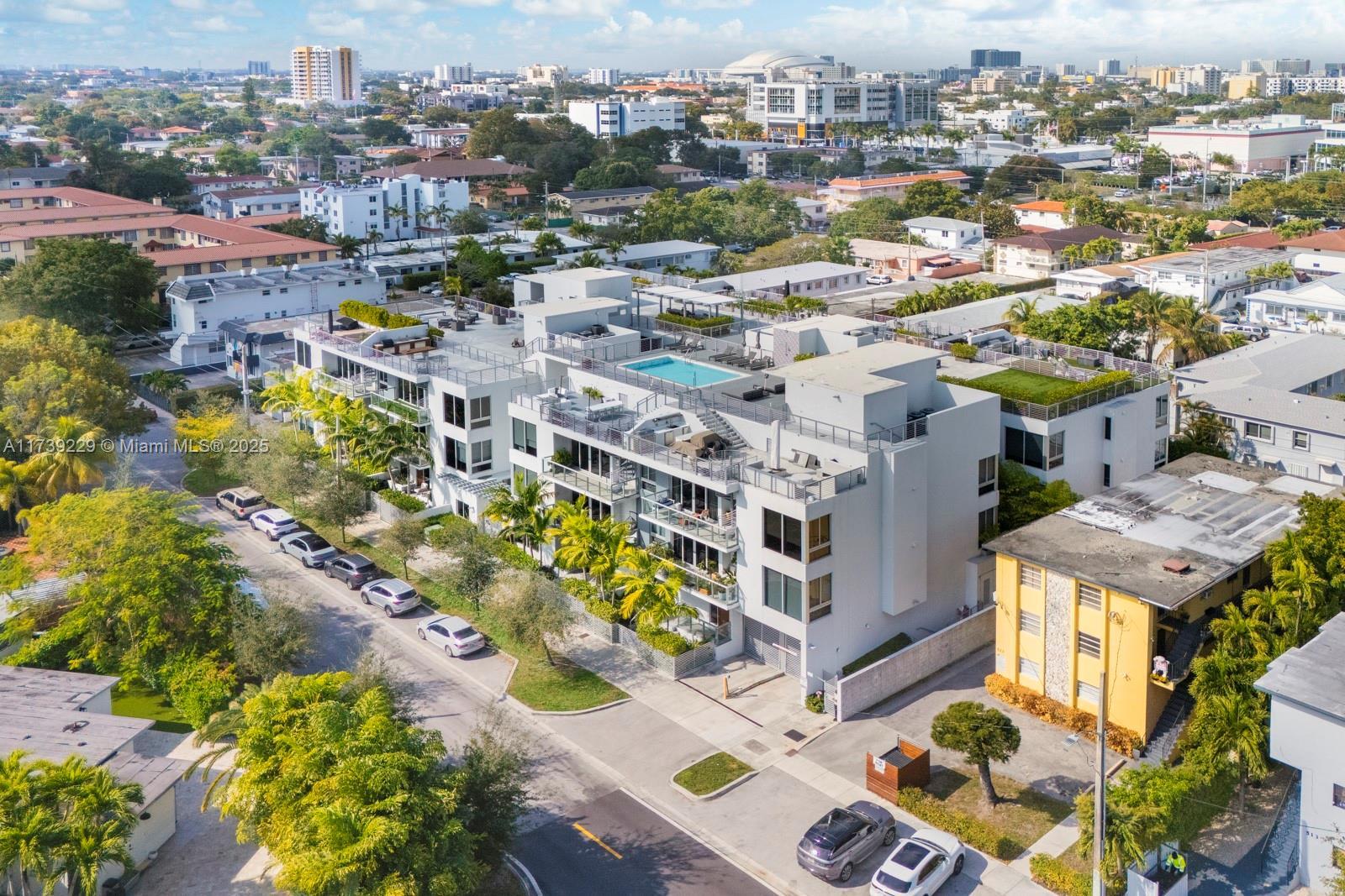 Picture of 545 SW 11Th St # 307, Miami, FL 33129