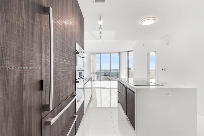 Picture of 851 NE 1St Ave # 2506, Miami FL 33132