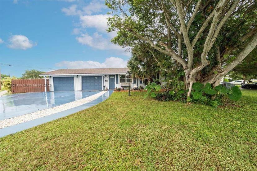 Picture of 861 Magnolia, Lake Park FL 33403