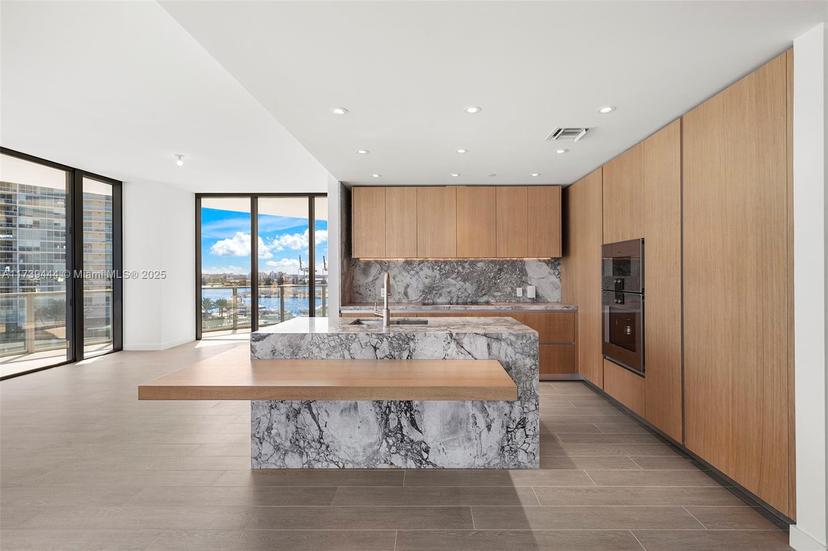 Picture of 500 Alton # 1101, Miami Beach FL 33139