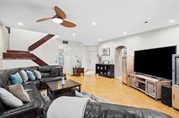 Picture of 349 NW 207Th Ave, Pembroke Pines, FL 33029