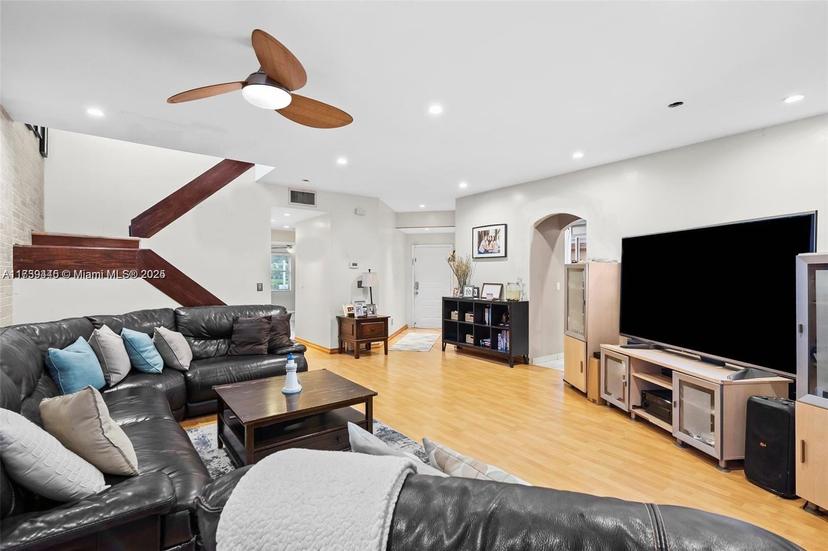 Picture of 349 NW 207Th Ave, Pembroke Pines FL 33029