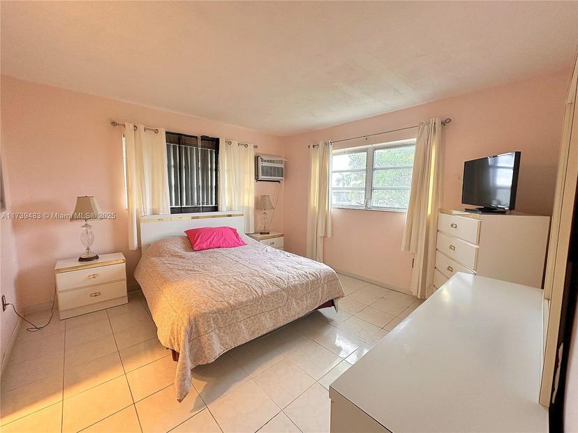 Picture of 16790 NE 14Th Ave # 312, Miami FL 33162