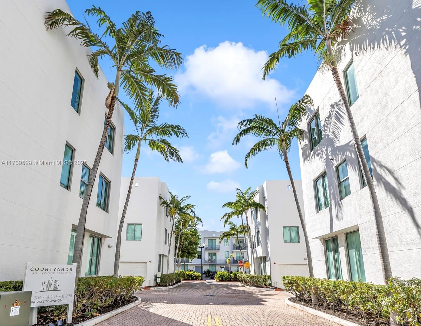Picture of 2138 Van Buren St # 606, Hollywood, FL 33020