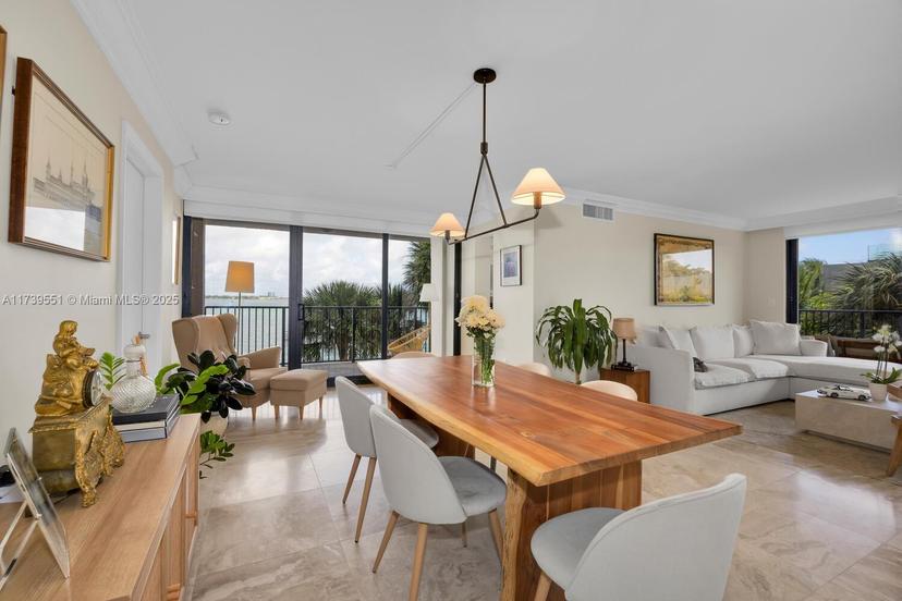 Picture of 801 N Venetian Dr # 201, Miami FL 33139