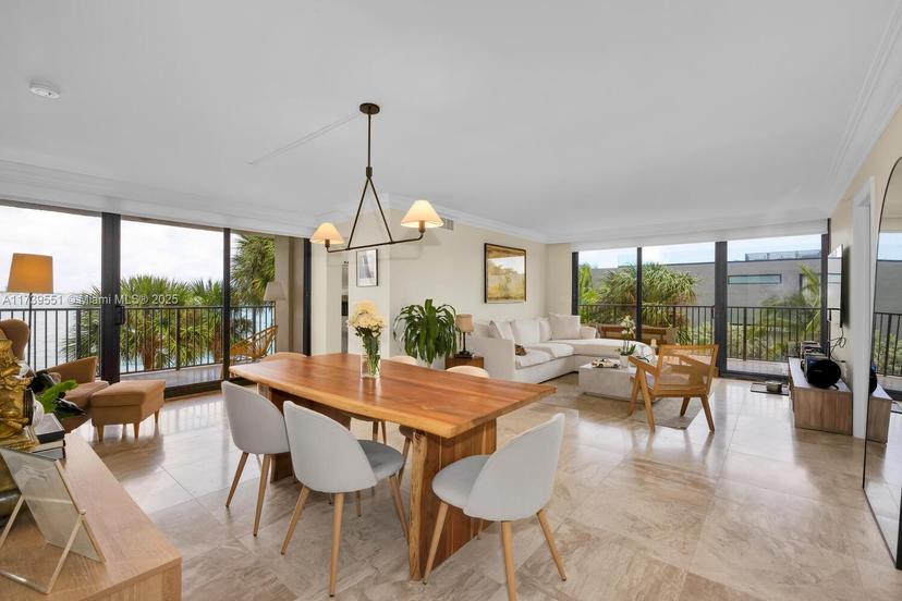 Picture of 801 N Venetian Dr # 201, Miami FL 33139