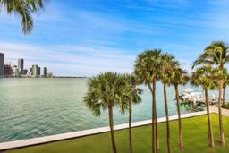 Picture of 801 N Venetian Dr # 201, Miami, FL 33139