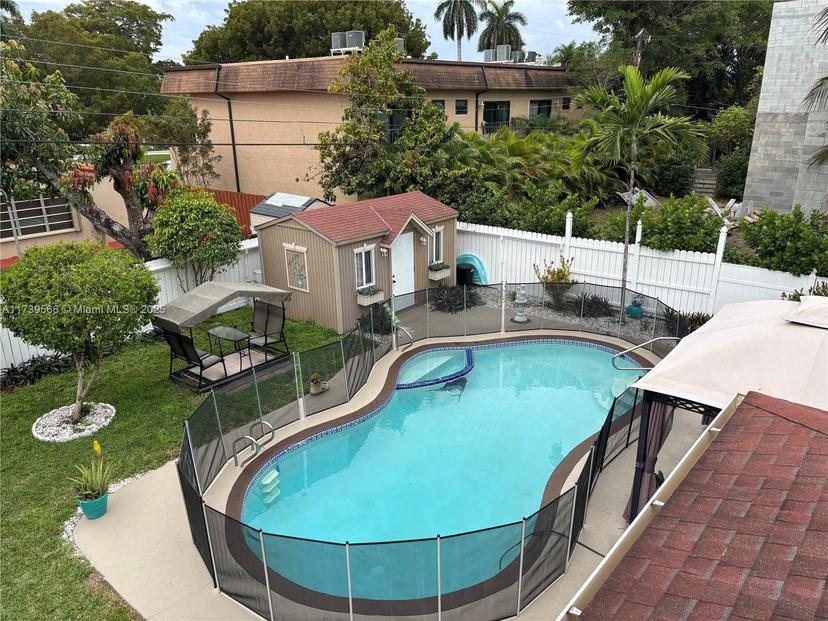 Picture of 900 NE 6Th St, Hallandale Beach FL 33009