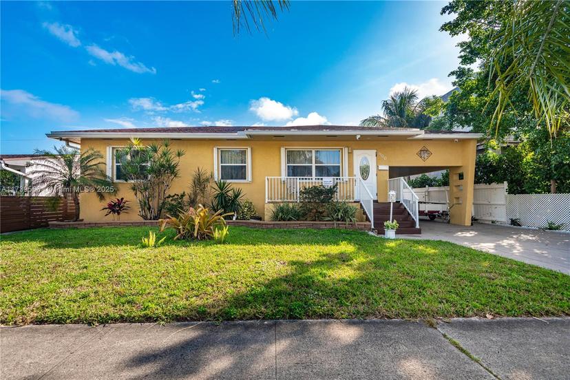Picture of 900 NE 6Th St, Hallandale Beach FL 33009