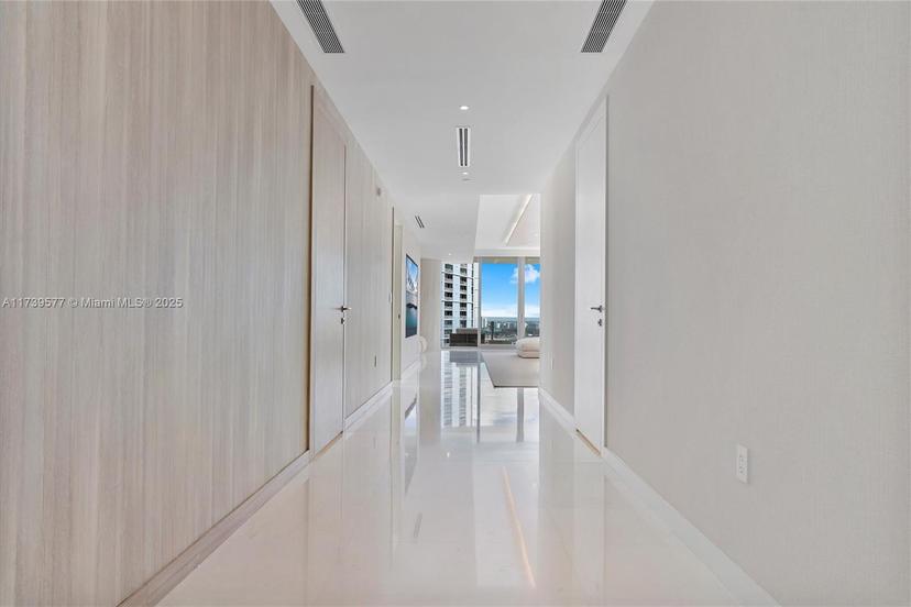 Picture of 300 Biscayne Blvd Way # 2701, Miami FL 33131