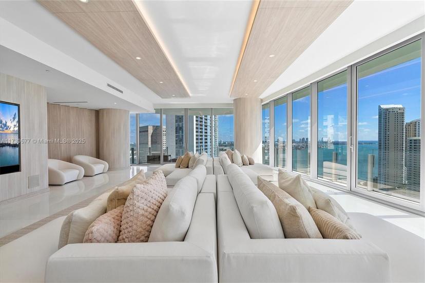 Picture of 300 Biscayne Blvd Way # 2701, Miami FL 33131