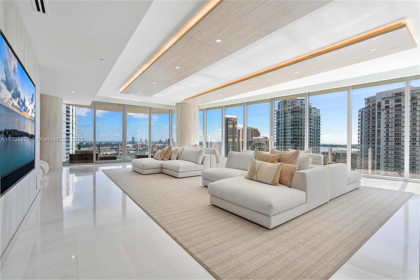 Picture of 300 Biscayne Blvd Way # 2701, Miami FL 33131