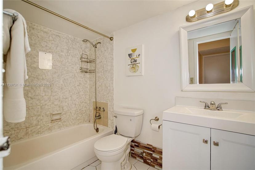 Picture of 16851 NE 23Rd Ave # A319, North Miami Beach FL 33160