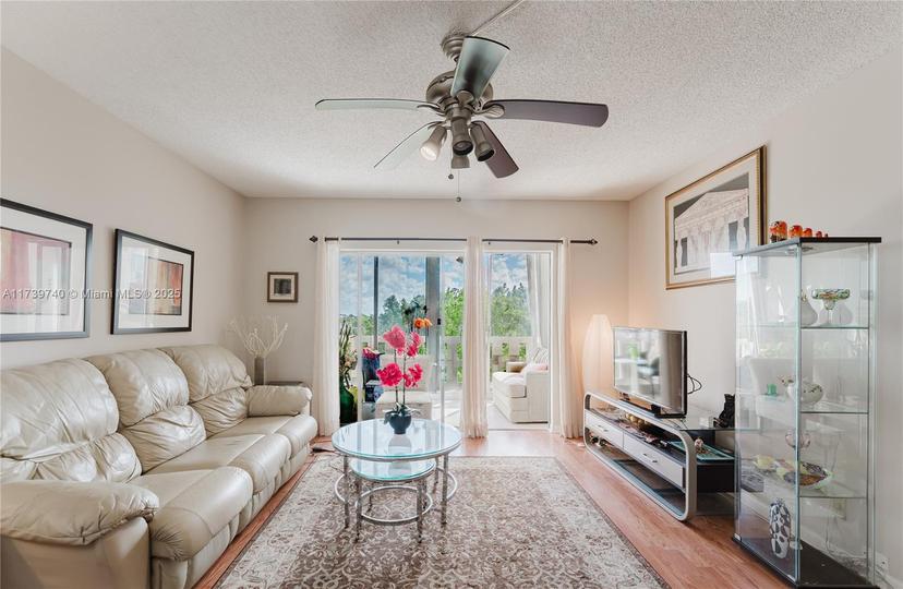 Picture of 4330 Hillcrest Dr # 505, Hollywood FL 33021