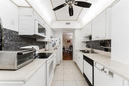 Picture of 4330 Hillcrest Dr # 505, Hollywood, FL 33021