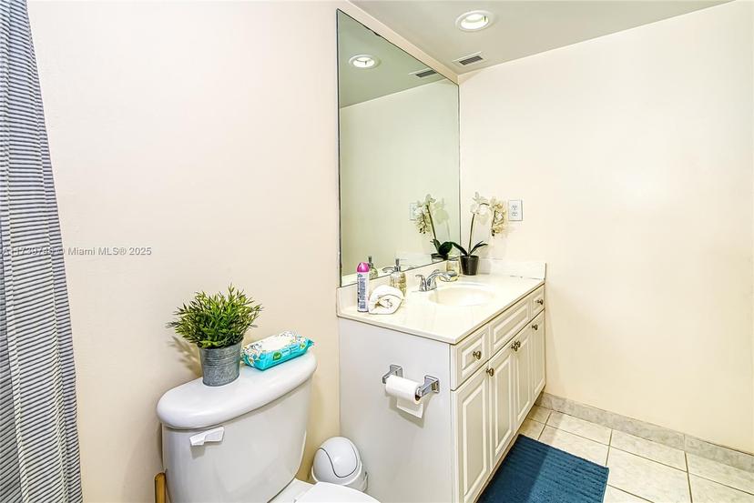 Picture of 19380 Collins Ave # 212, Sunny Isles Beach FL 33160