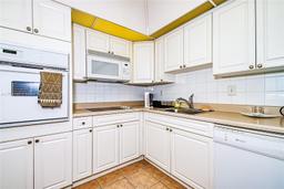 Picture of 19380 Collins Ave # 212, Sunny Isles Beach, FL 33160