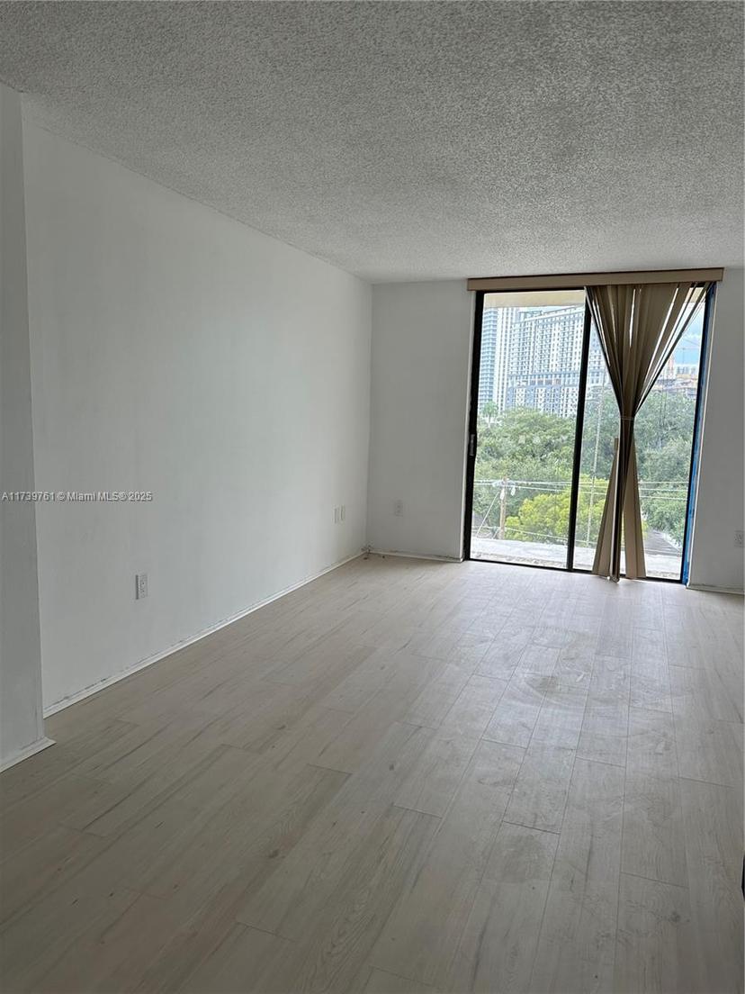 Picture of 16851 NE 23Rd Ave # B604, North Miami Beach FL 33160
