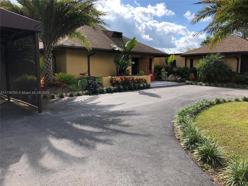 Picture of 18350 SW 214Th St, Miami FL 33187