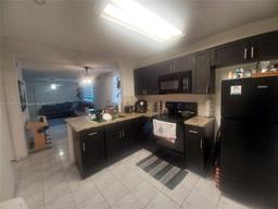 Picture of 3777 NW 78Th Ave # 8E, Davie, FL 33024