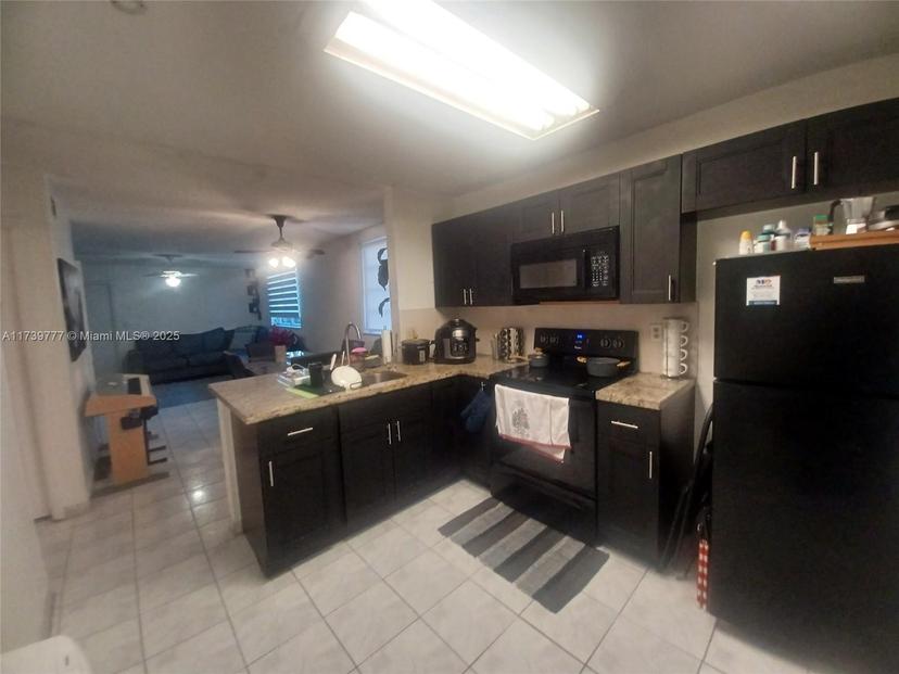 Picture of 3777 NW 78Th Ave # 8E, Davie FL 33024