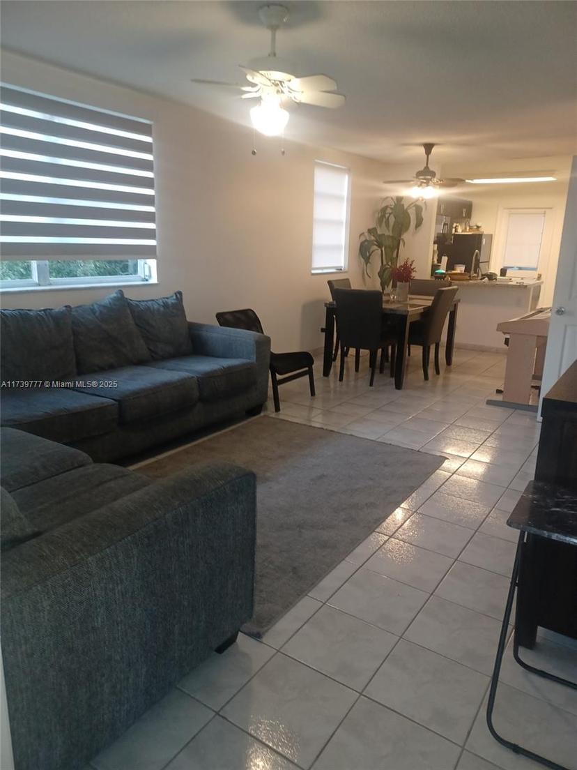 Picture of 3777 NW 78Th Ave # 8E, Davie FL 33024