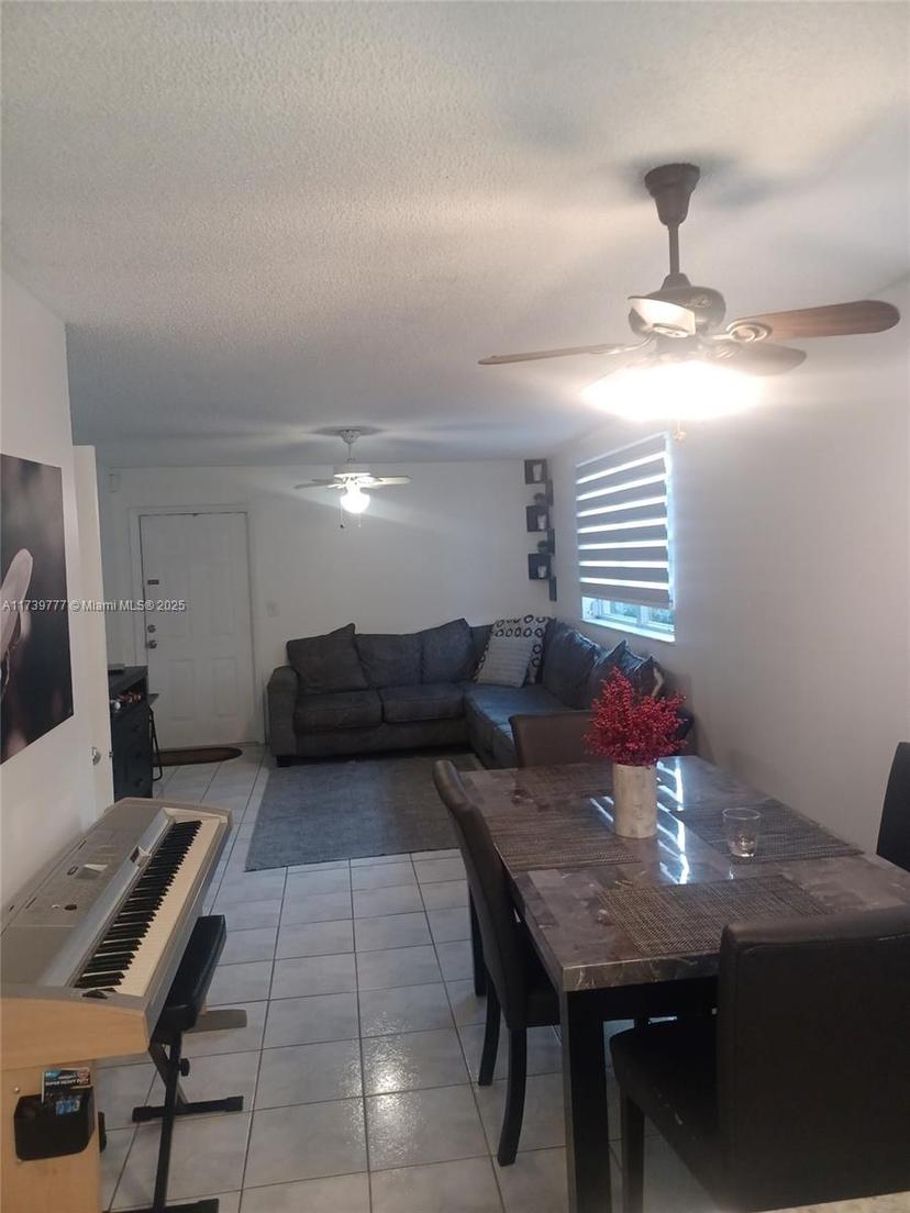 Picture of 3777 NW 78Th Ave # 8E, Davie FL 33024