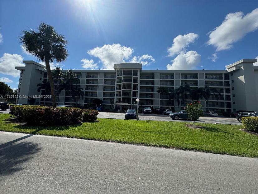 Picture of 3001 S Course Dr # 605, Pompano Beach FL 33069