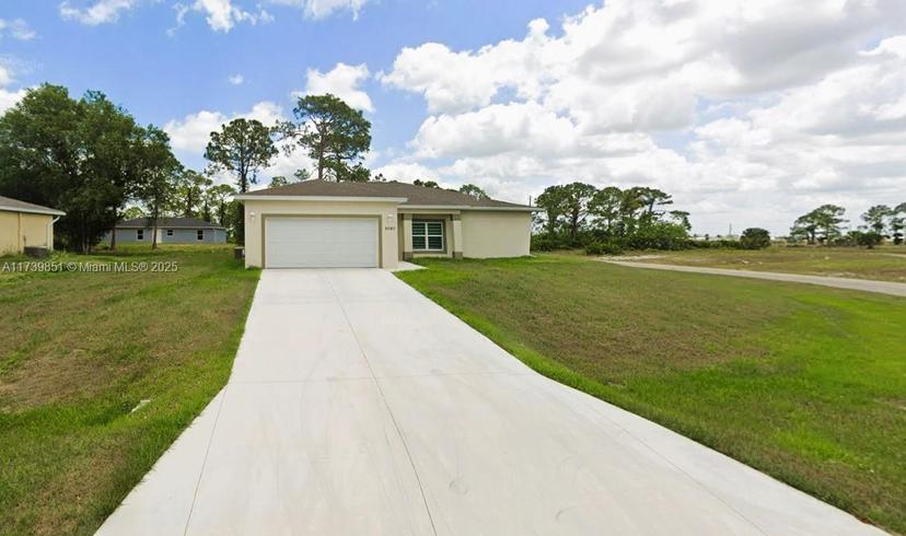 Picture of 6040 Kumquat Cir, La Belle FL 33935