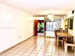 Picture of 10249 NW 9Th St Cir # 8, Miami, FL 33172