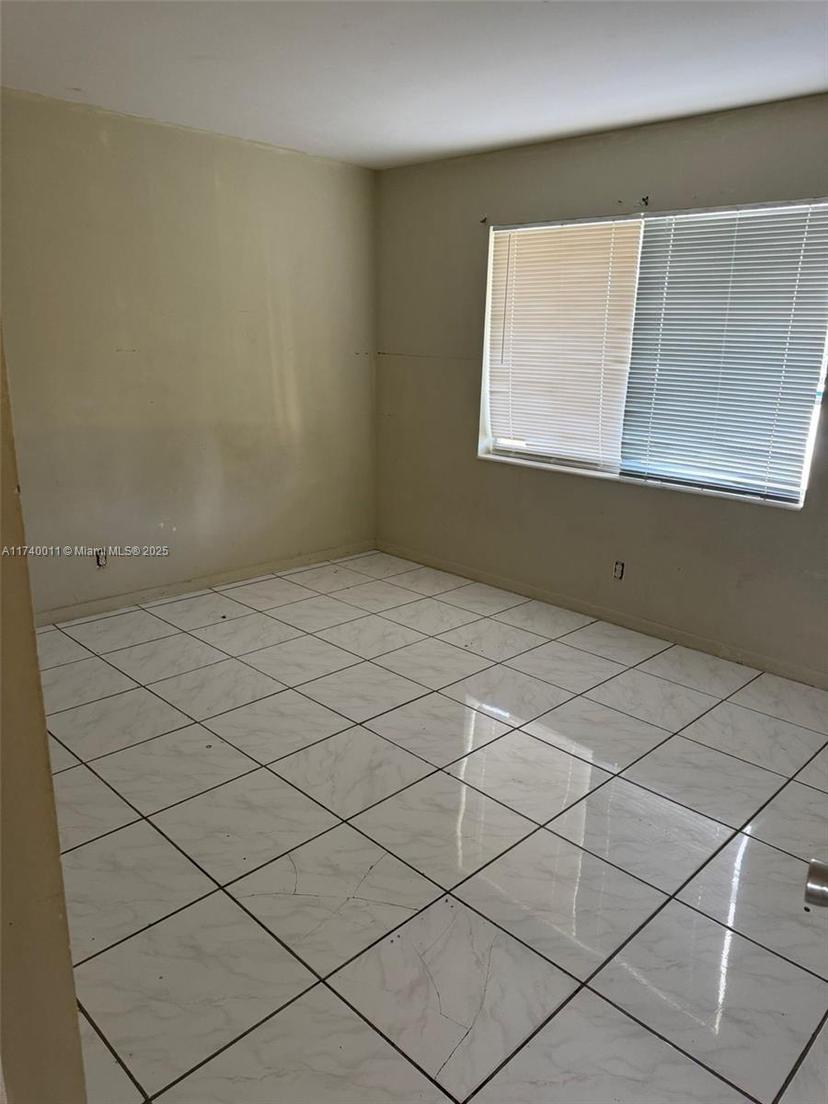 Picture of 735 Ridge Rd # 1, Lantana FL 33462