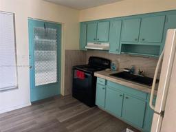 Picture of 735 Ridge Rd # 1, Lantana, FL 33462