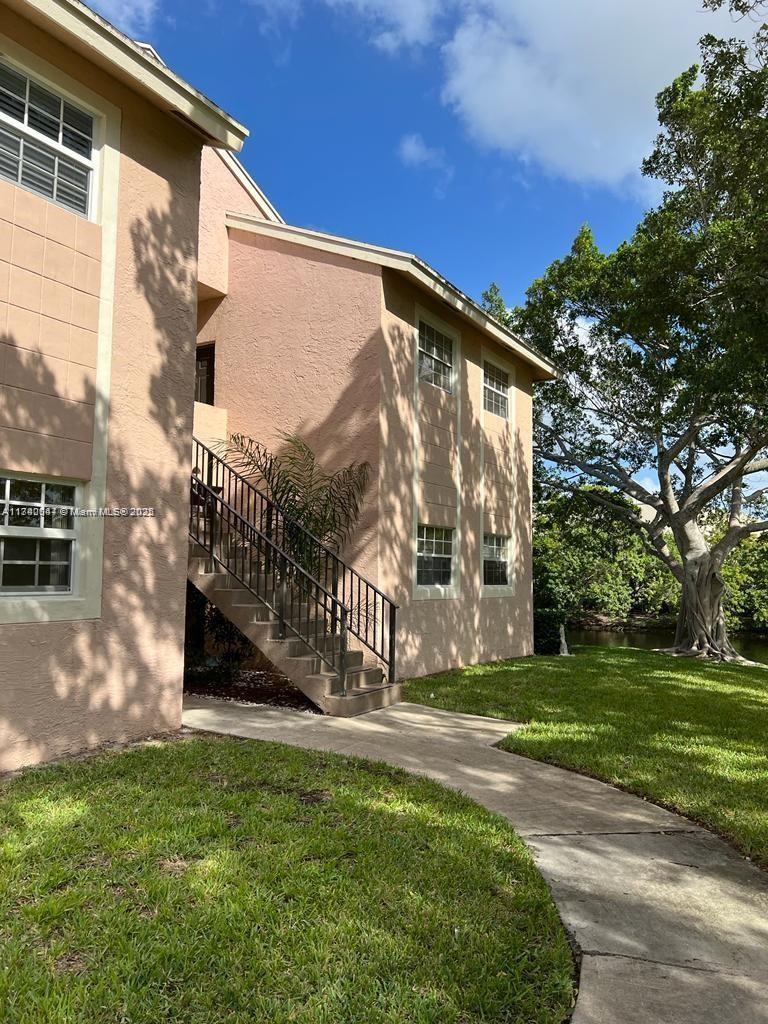 Picture of 620 Cypress Club Way # I13, Deerfield Beach, FL 33064