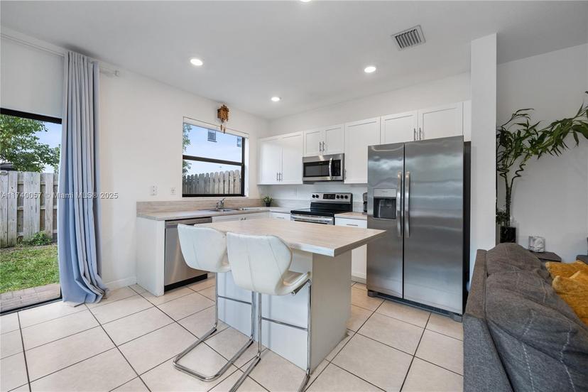 Picture of 21404 NE 3Rd Path # 21404, Miami FL 33179
