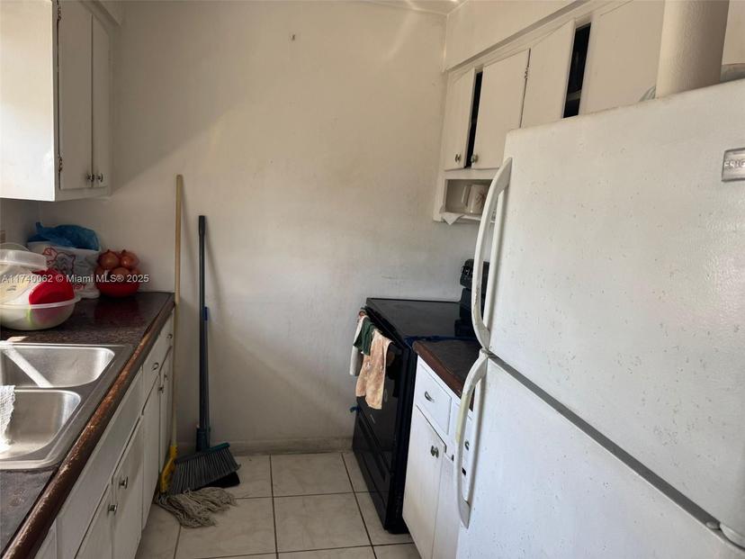 Picture of 735 Ridge Rd # 2, Lantana FL 33462