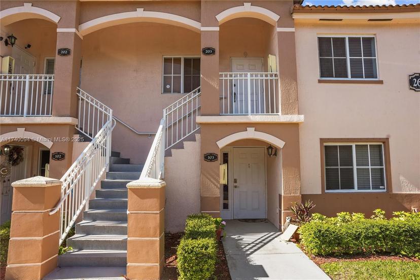 Picture of 2600 SE 12Th Pl # 203, Homestead FL 33035