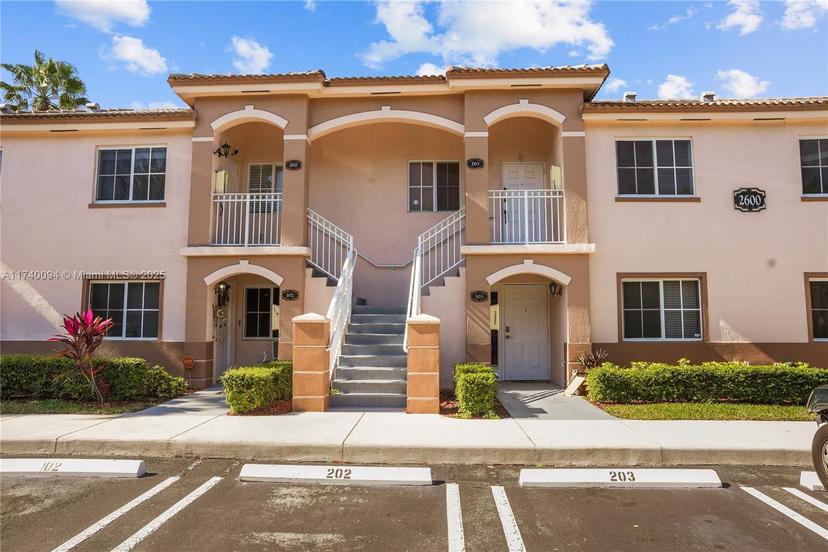 Picture of 2600 SE 12Th Pl # 203, Homestead FL 33035