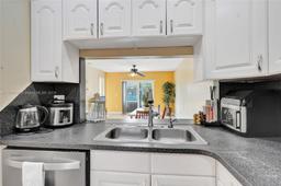 Picture of 10926 NW 29Th Pl, Sunrise, FL 33322