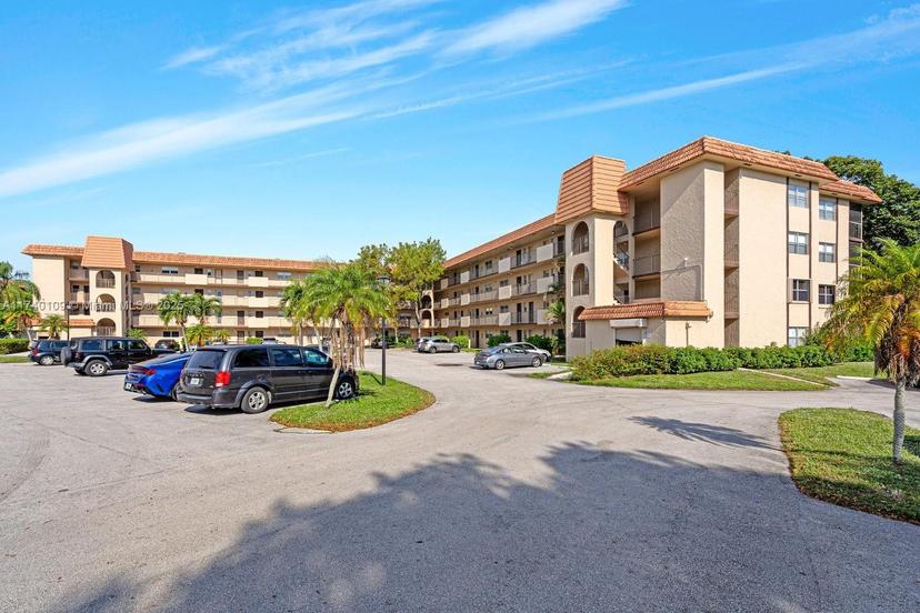 Picture of 6061 N Falls Circle Dr # 101, Lauderhill FL 33319