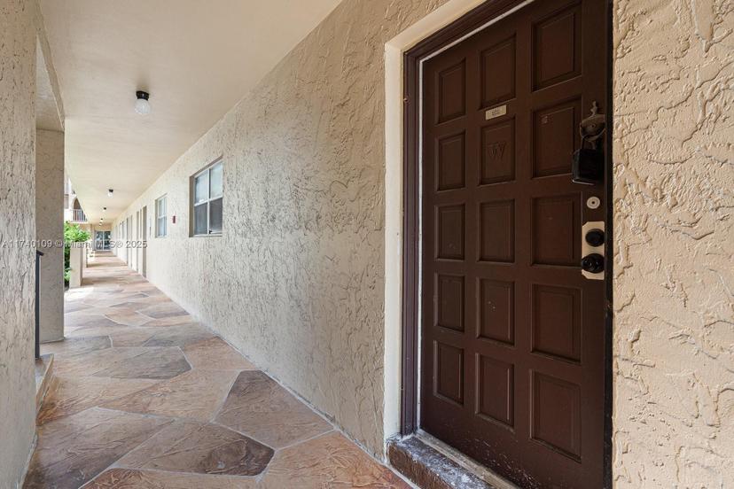 Picture of 6061 N Falls Circle Dr # 101, Lauderhill FL 33319