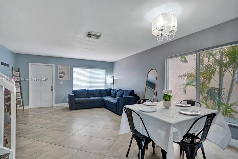 Picture of 6233 Willoughby Cir, Lake Worth FL 33463