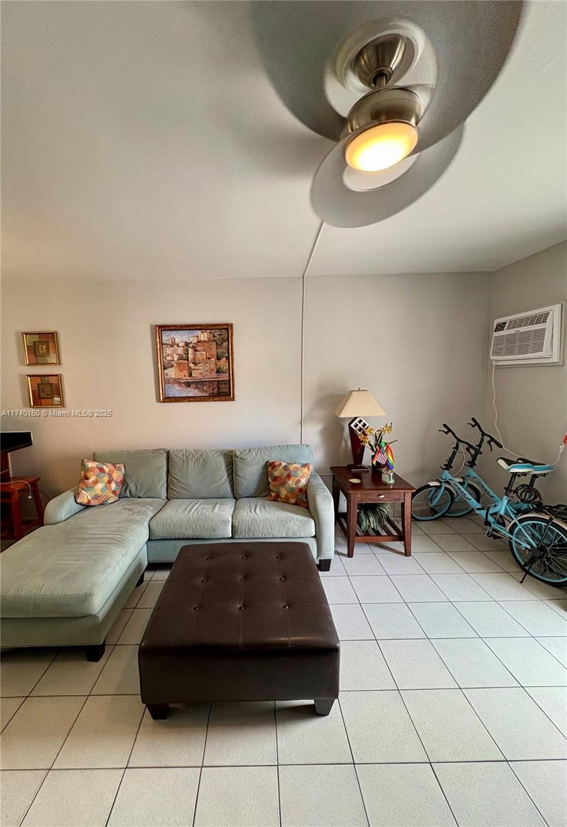 Picture of 1420 Pennsylvania Ave # 205, Miami Beach FL 33139