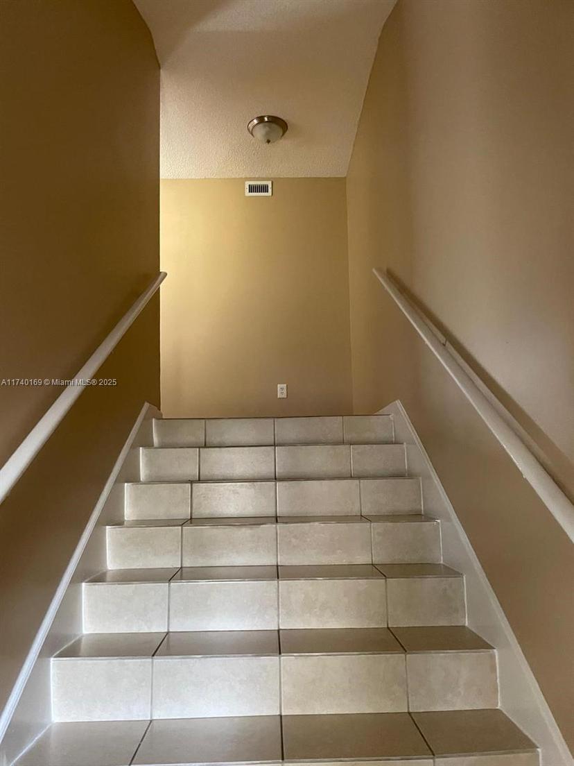 Picture of 2212 SE 27Th Dr # B, Homestead FL 33035