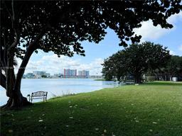 Picture of 1750 NE 191St St # 4, Miami, FL 33179