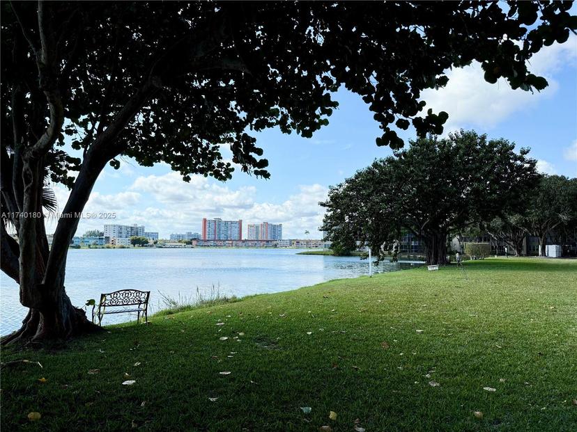 Picture of 1750 NE 191St St # 4, Miami FL 33179