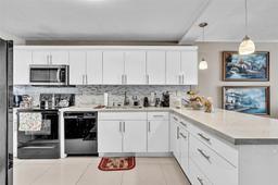 Picture of 1140 NE 191St St # 25, Miami, FL 33179