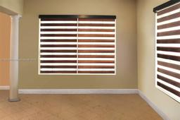 Picture of 800 NW 176Th Ter, Miami Gardens, FL 33169