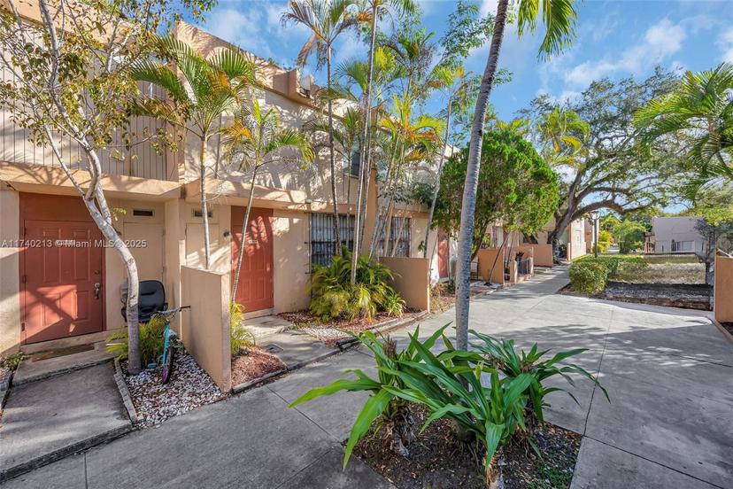 Picture of 6155 SW 69Th St # 9, South Miami FL 33143