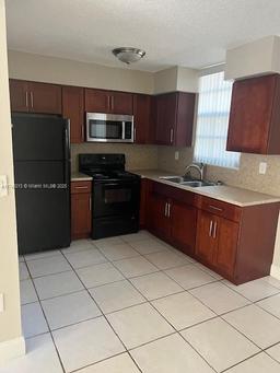 Picture of 6155 SW 69Th St # 9, South Miami, FL 33143